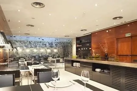 מלון Ac By Marriott א-קורוניה